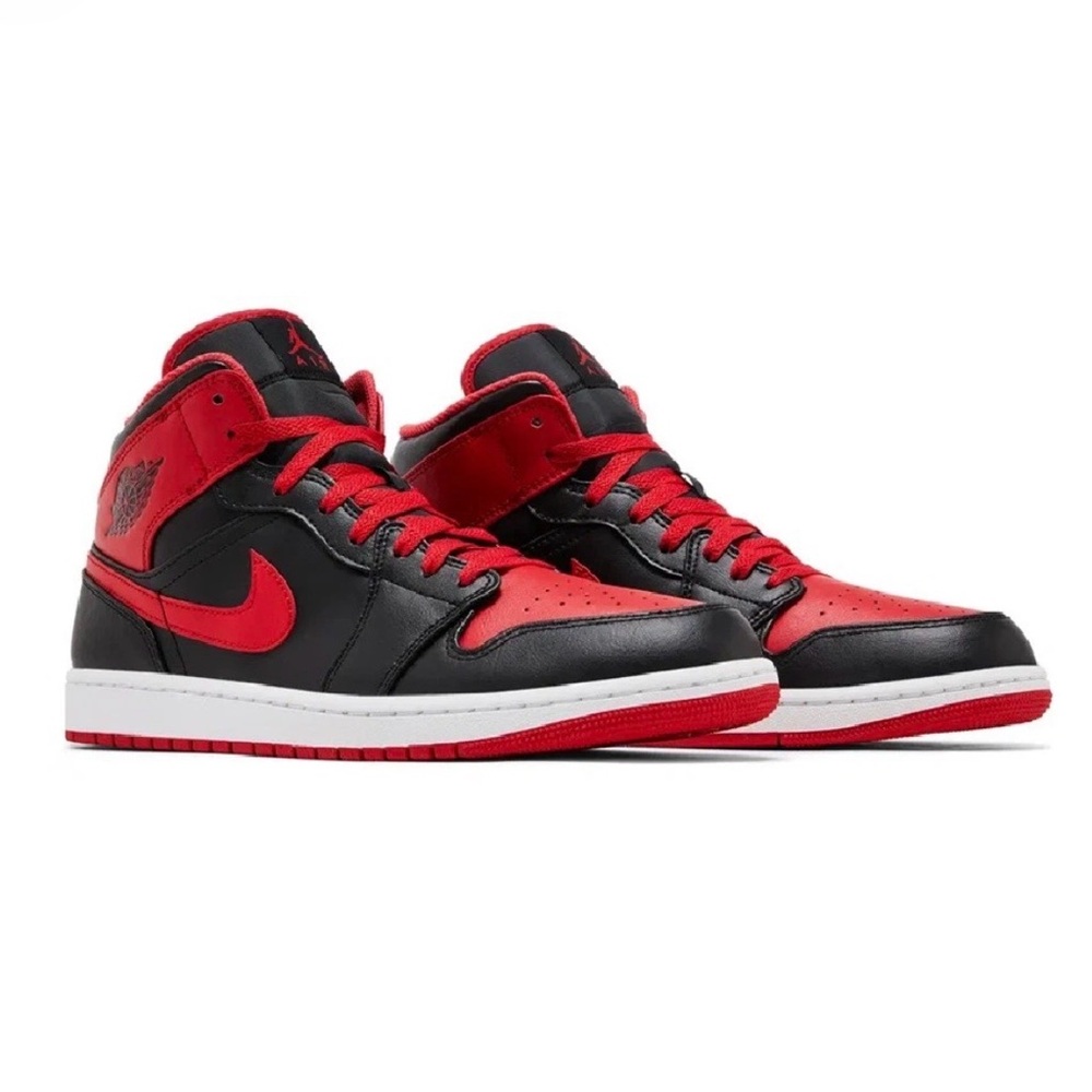 Nike Air Jordan 1 Mid Alternate Bred